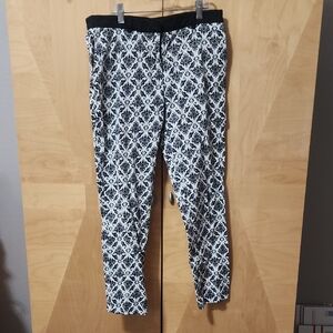 Women's Cotton On Black And White Print Skinny Pants Size 6